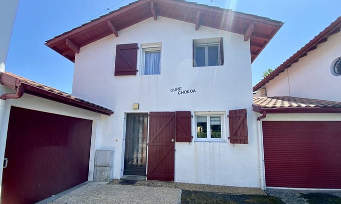 Cambo-les-Bains House | Charming terraced house, 3 rooms, 4 pers., parking, wifi, near city center