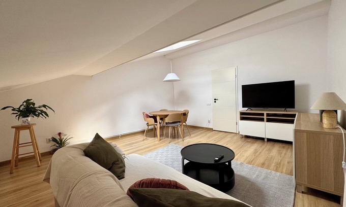 Old Town Apartment | Charming Top-Floor Apartment in Central Cluj Cozy & Newly Refurbished