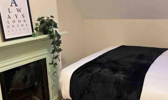 Queens Quarter House | Charming Townhouse, Sleeps 8!