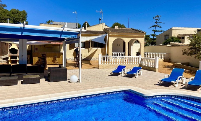 Los Balcones Villa | Charming & Tranquil 3 bedroom 2 Bathroom Spanish Villa with large Private Pool