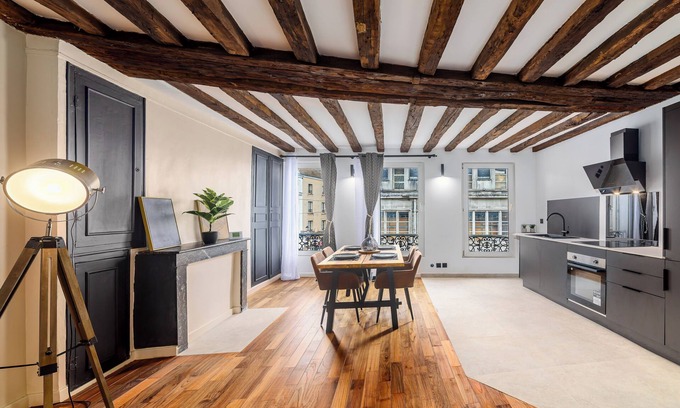 Melun Apartment | Charming Triplex Hypercenter