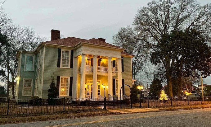 Anderson House | Charming two room grand suite in Historic antebellum mansion.