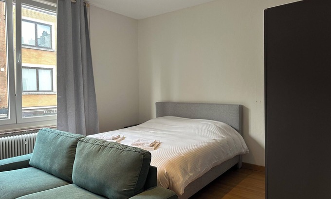 Ixelles Apartment | Charming Uccle Apartment with City Views