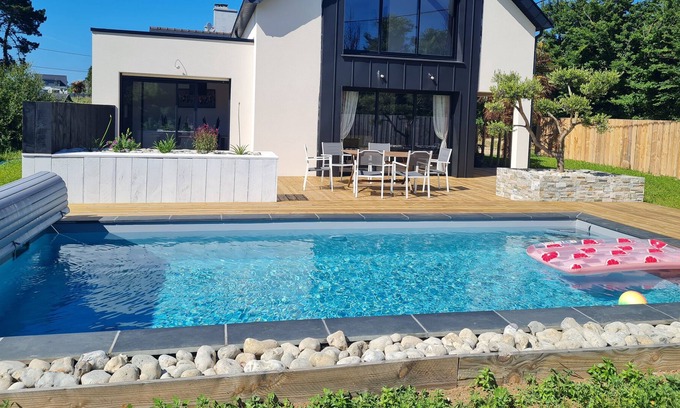 Treffiagat Villa | Charming Villa with private pool 150m from the beach