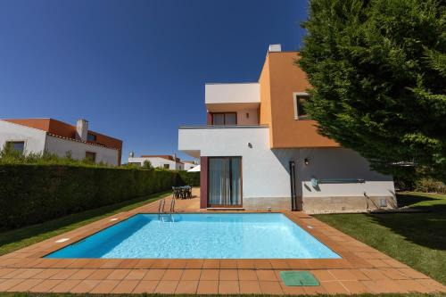 Casalinho Villa | Charming Villa Óbidos by LovelyStay