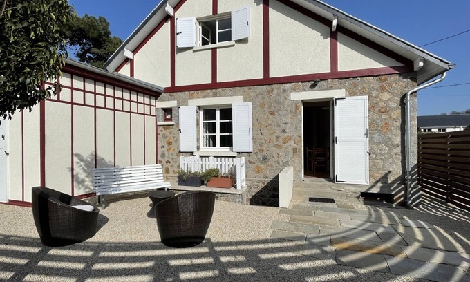 Jullouville House | Charming Villa, 250m from Beach, Enclosed Garden, Near Town Center