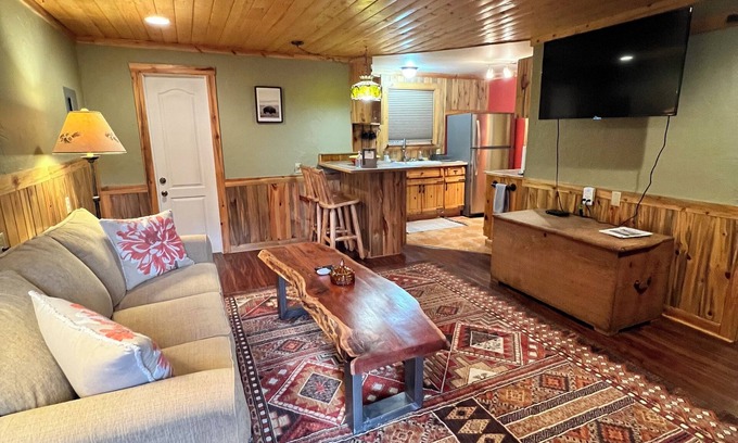 Howard Villa | Charming villa a short scenic drive to Salida Colorado!