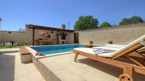 Manjadvorci Villa | Charming villa Eleonora with pool near Pula