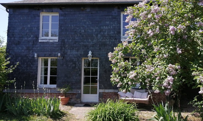 Beaumont-en-Auge House | Charming village house with garden