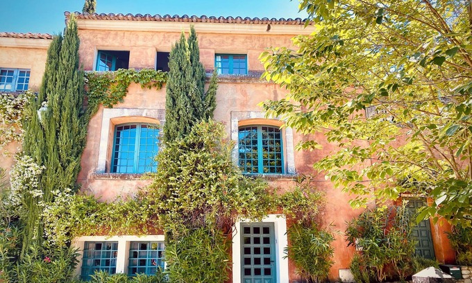 Menerbes House | Charming villa in Menerbes, absolute calm, garden, terrace, magnificent view, swimming pool.