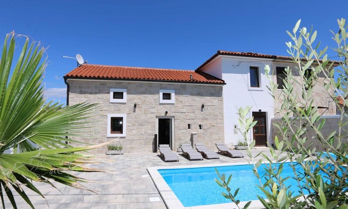 Gabonjin Villa | Charming Villa Kristina with Pool