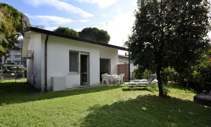 Bibione Pineda Apartment | Charming villa with a beautiful garden by Beahost Rentals