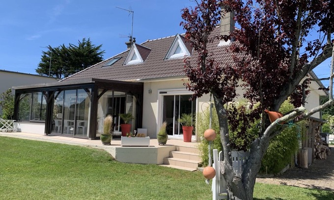 Jullouville House | Charming Villa with Garden: 400m from Beach, Close to Shops, Sleeps 9