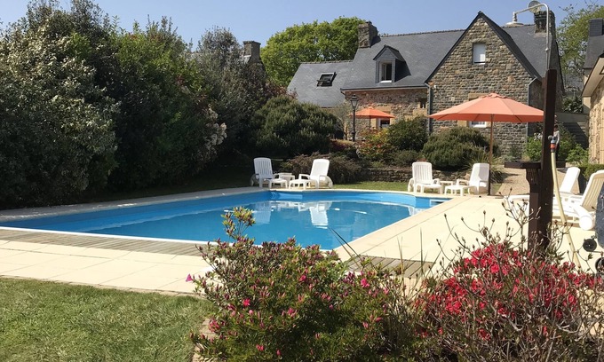 Lanveoc House | CHARMING VILLA WITH HEATED SWIMMING POOL, rated 4 *.
