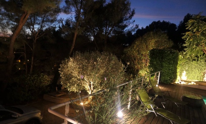 Allauch Villa | Charming villa with swimming pool nestled in the pine forest