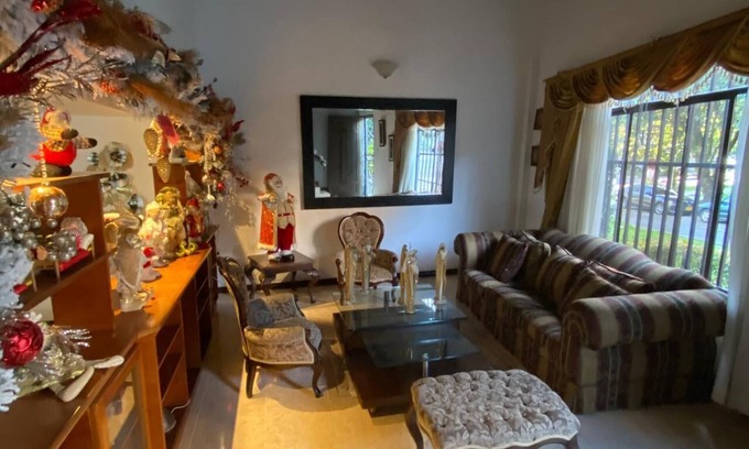 La America House | Charming Vintage Gem