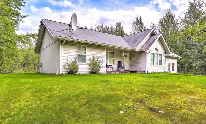 Meadow Lakes House | Charming Wasilla Retreat: Walk to Lake Lalen!