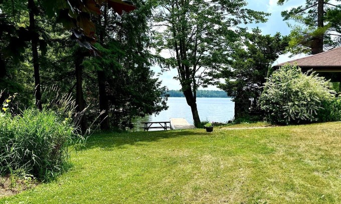 Havelock-Belmont-Methuen Cottage | Charming waterfront retreat nestled on the serene shores of Oak Lake.