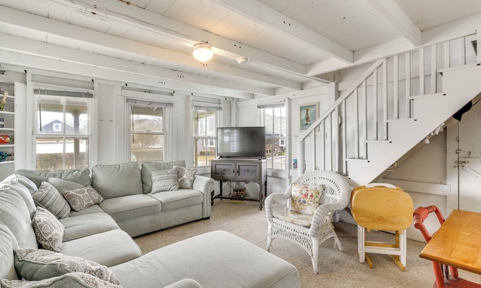 Westbrook Center Cottage | Charming Westbrook Cottage, Steps to Private Beach