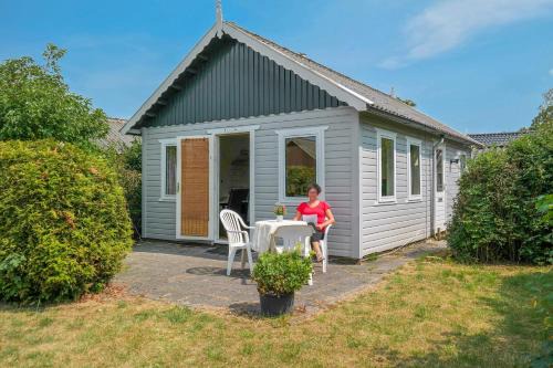 Anjum House | Charming wooden cottage Madelief 4p close to Lake Lauwersmeer