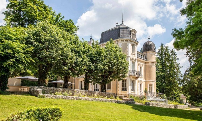 Saint-Martin-de-Commune Other | Chateau De Fremont - Twelve Bedroom Castle, Sleeps 54