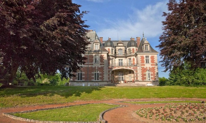 Joyeux House | Chateau de Joyeux - Gites