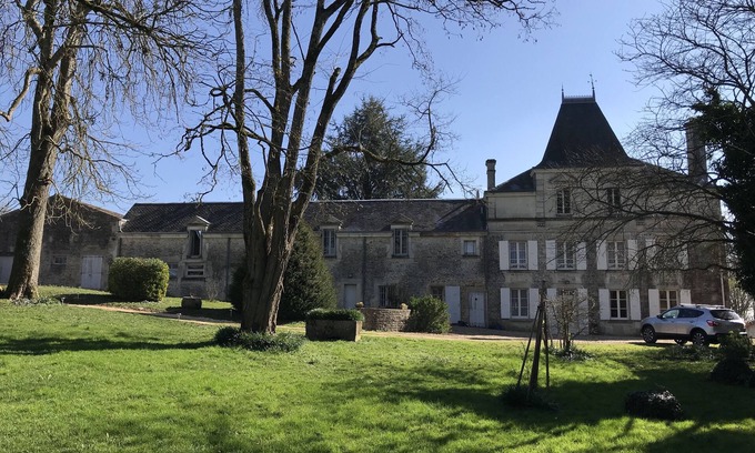 Saivres House | Chateau de Sauge 1607 - Cedar Apartment