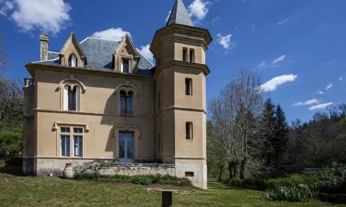 Saissac House | Chateau Le Camigne, vue Pyrenees