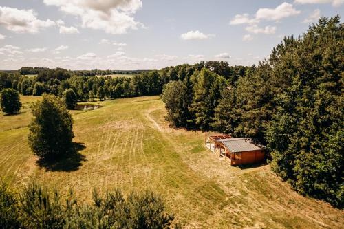 Barczewo Cabin | Chatka na Wzgórzu, Jacuzzi, Staw z możliwością łowienia ryb, Cisza, Spokój