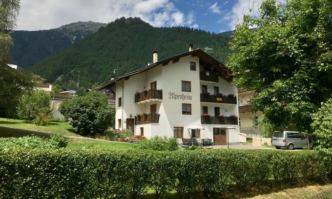 Tubre Apartment | Chavalatsch vacation apartment with stunning views of the mountains
