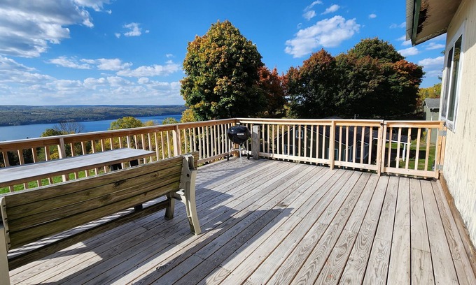 Burdett Apartment | Cheerful 2 Bedroom lake view flat on the Seneca wine trail
