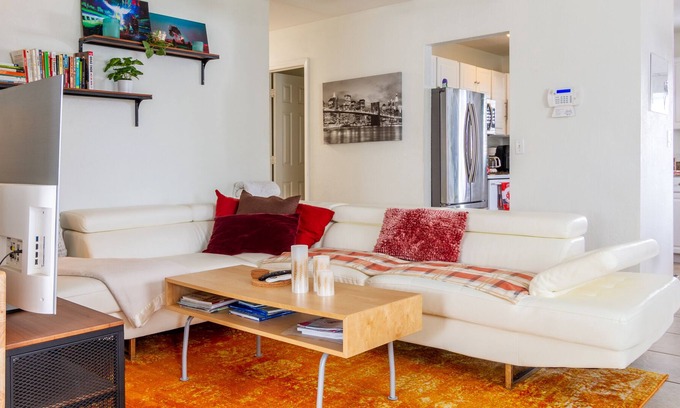 Orlando House | Cheerful 3.5 bedroom house with firepit near UCF