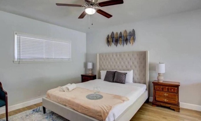 Riverside House | Cheerful 3-bedrooms centrally located in Riverside