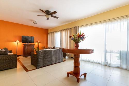 Mezcales House | Cheerful 4 Bedroom house with Swimming Pool