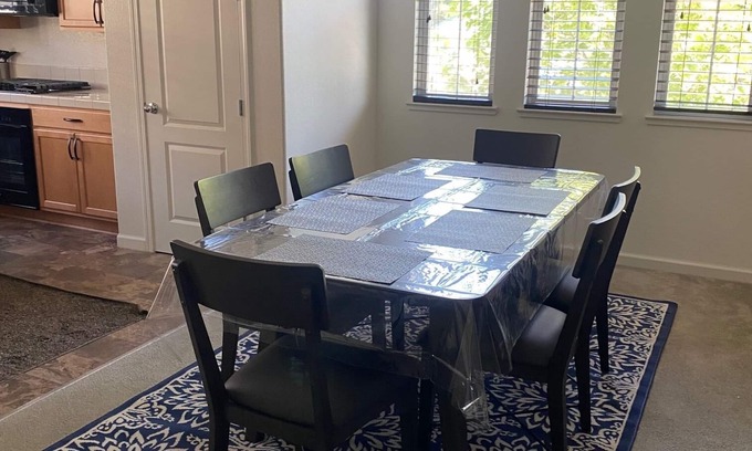 Morgan Hill House | Cheerful and bright 4 bedroom 3.5 bath townhouse