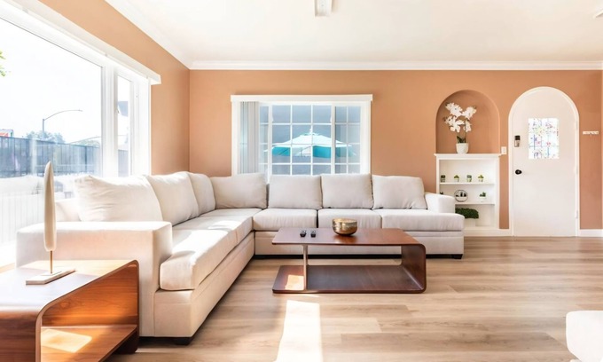 Floral Park House | Cheerful, Cozy 1-Bedroom Home with Free gated Parking on premise