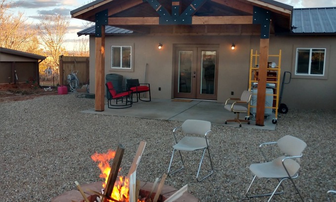 Kanab House | Cheerful One Bedroom Bungalow