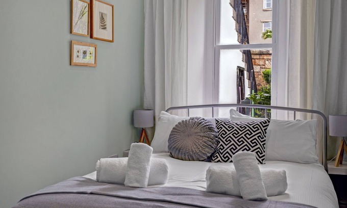 West End Cottage | Cheerful Stays: Westend Cottage - Edinbrugh