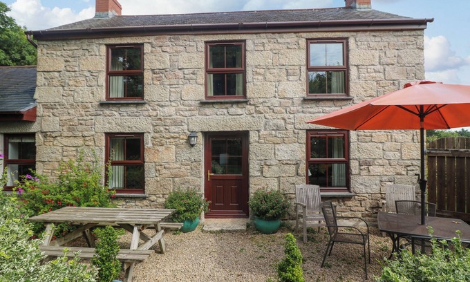 Mabe Cottage | CHENALLS COTTAGE, family friendly, with open fire in Helston