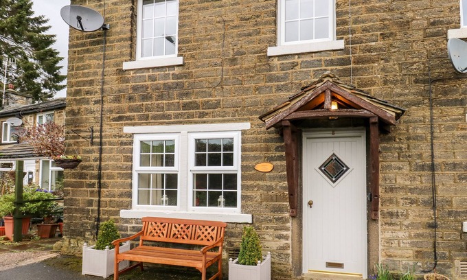 Bingley Cottage | CHERRY TREE COTTAGE, pet friendly, with a garden in Harden