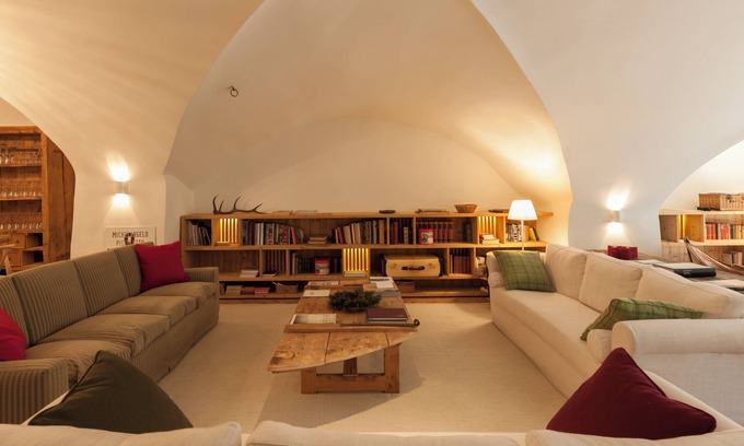La Punt-Chamues-ch Apartment | Ches'Ota: Historic Engadine House with Garden and Modern Flair