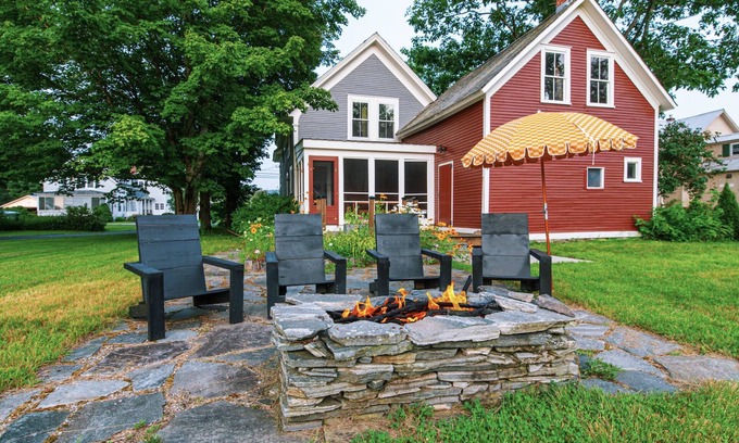 Chester Depot House | Chester Farmhouse Ski Retreat near Slopes