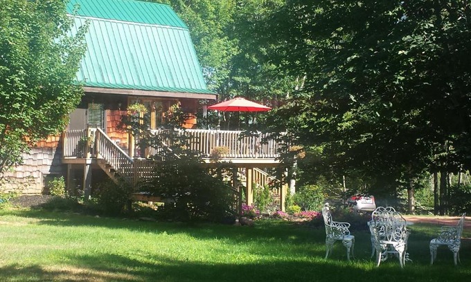 Anne's Land Bed & Breakfast | Chestnut Lane Bed and Breakfast