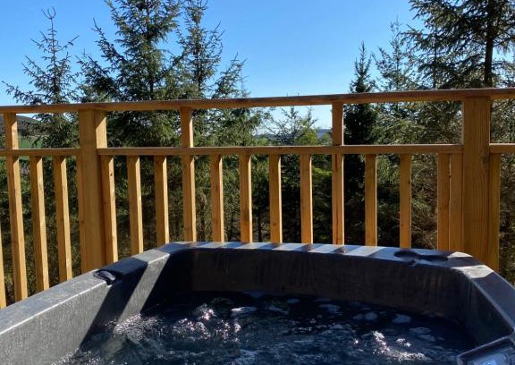 Cupar Apartment | Chestnut Lodge with Hot Tub
