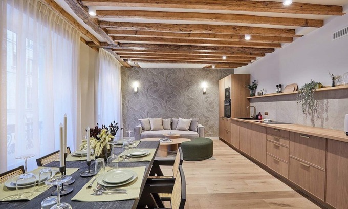 Quartier de la Place-Vendome Apartment | CHEVALIER SAINT GEORGES