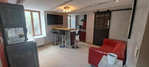 Fraissinet-de-Fourques Apartment | Chez Maxime