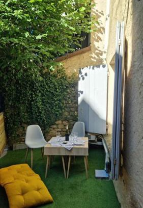 Gourdon Apartment | Chez Nous chez Vous