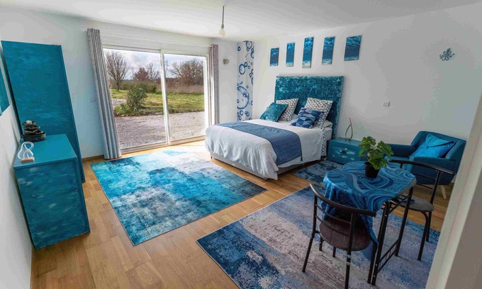 Saint-Felix-Lauragais Bed & Breakfast | Chez Phil, Chambres D'hôte, Chambre Thème Eau