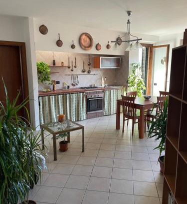Castellina Scalo Apartment | Chianti Roses Monteriggioni