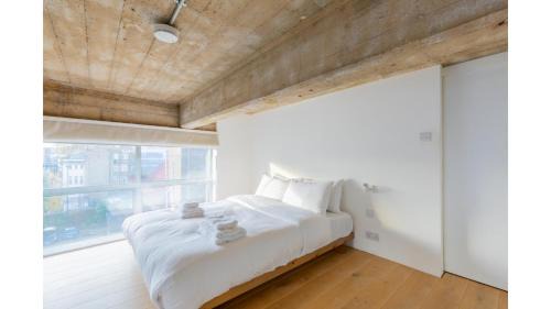 Victoria Apartment | Chic 1BD Warehouse Conversion Hackney
